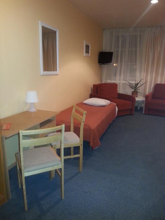 Hotel Kandava Buitenkant foto